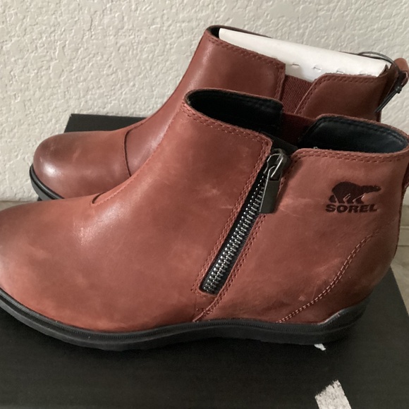 SOREL Evie II Zip Waterproof Ankle Boot (Women), size 10 - Picture 8 of 10